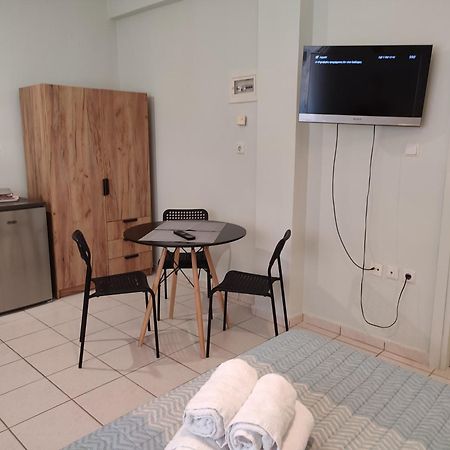 Kiki'S Cosy Apartments Néa Khilí エクステリア 写真
