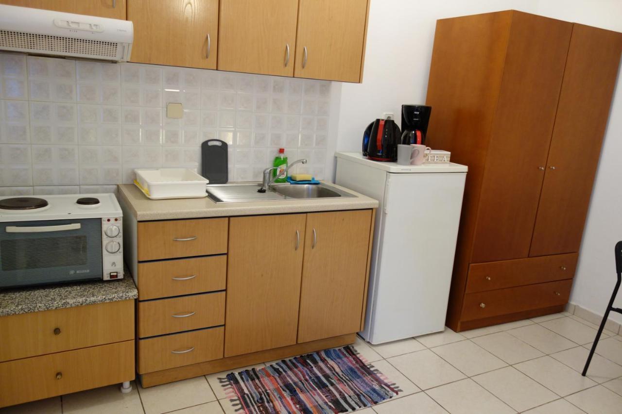 Kiki'S Cosy Apartments Néa Khilí エクステリア 写真