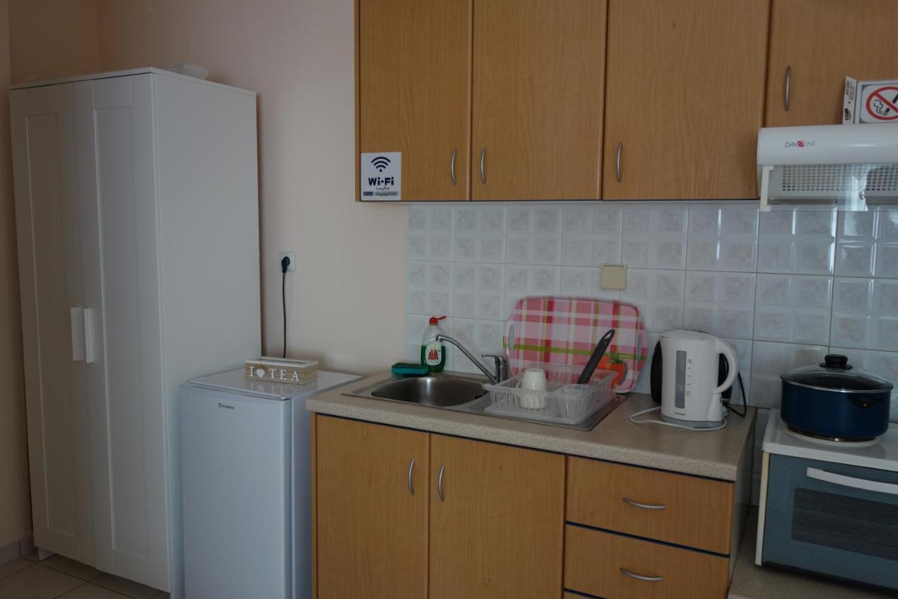 Kiki'S Cosy Apartments Néa Khilí エクステリア 写真
