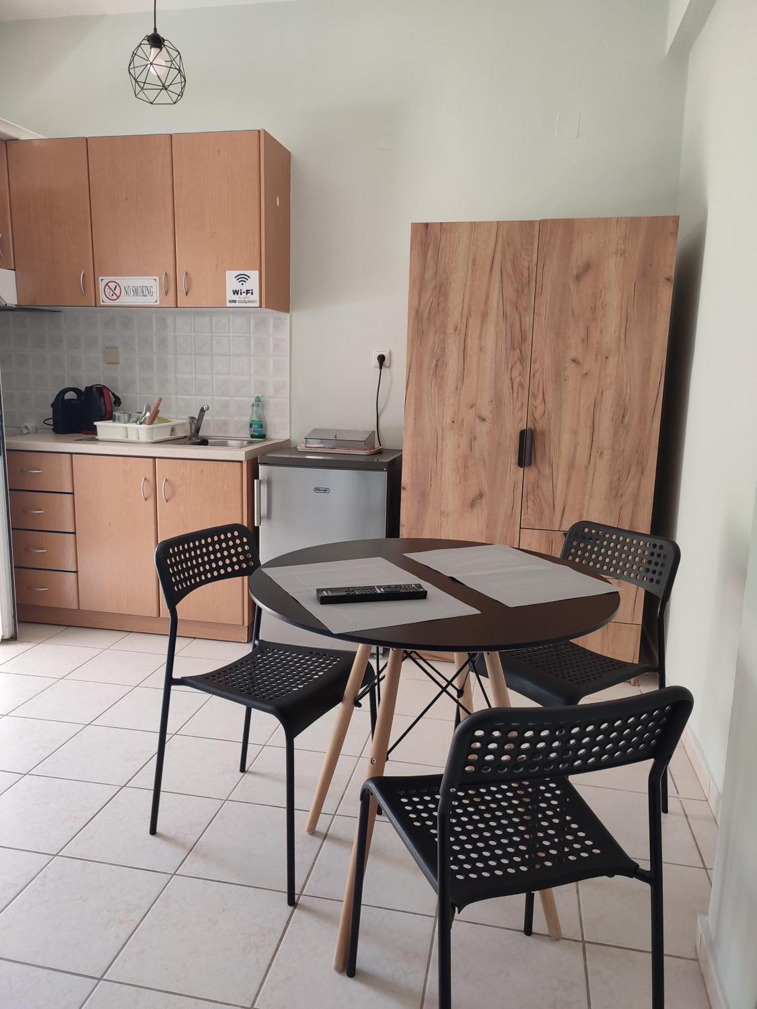 Kiki'S Cosy Apartments Néa Khilí エクステリア 写真
