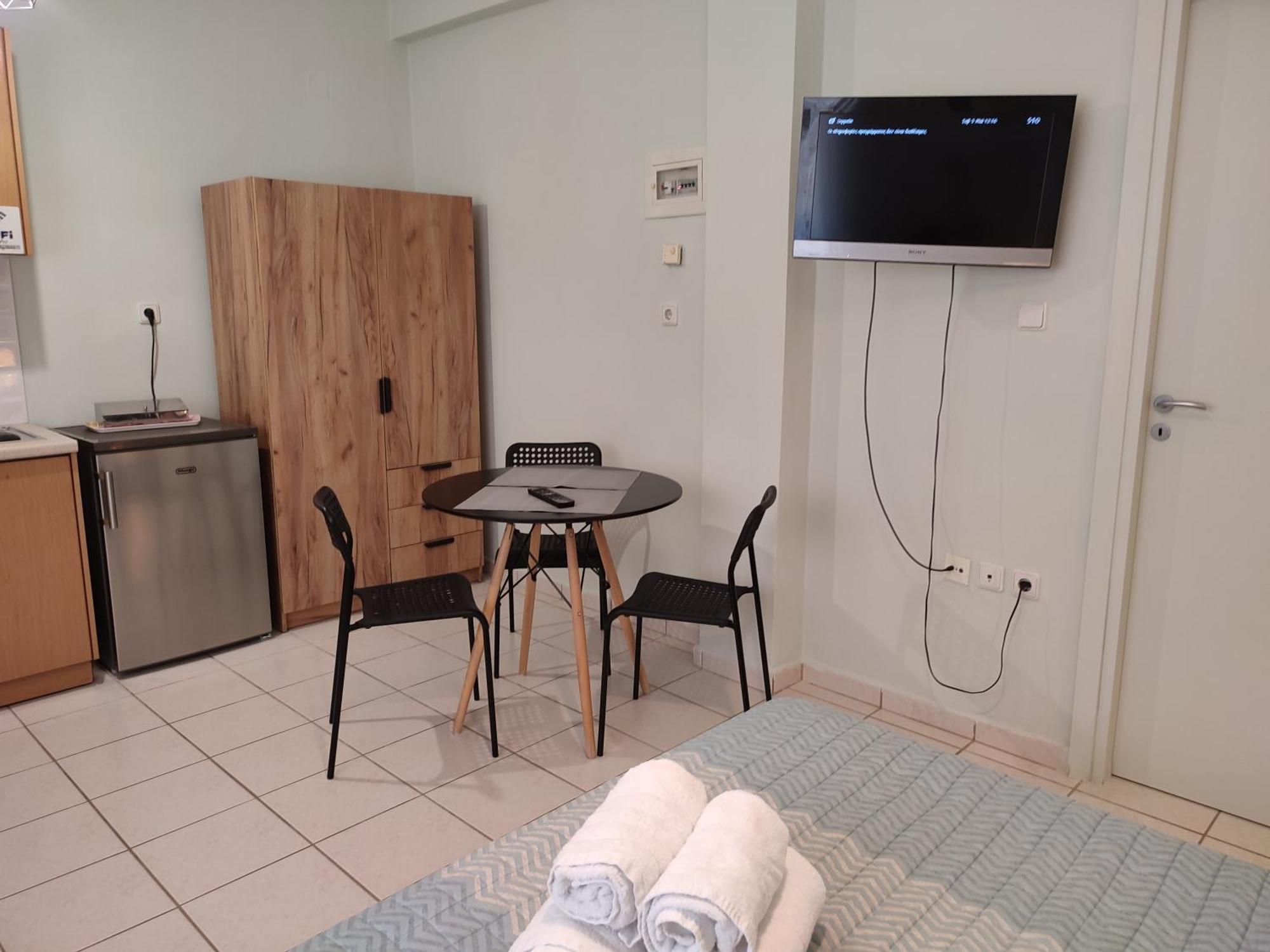Kiki'S Cosy Apartments Néa Khilí エクステリア 写真